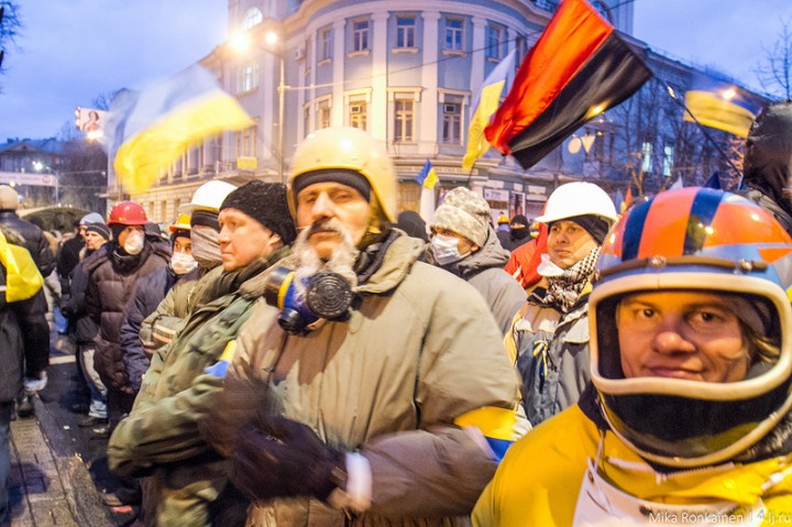 Майдановские собаки Теффта на «Марше предателей» в Москве Майдановские собаки Теффта на «Марше предателей» в Москве