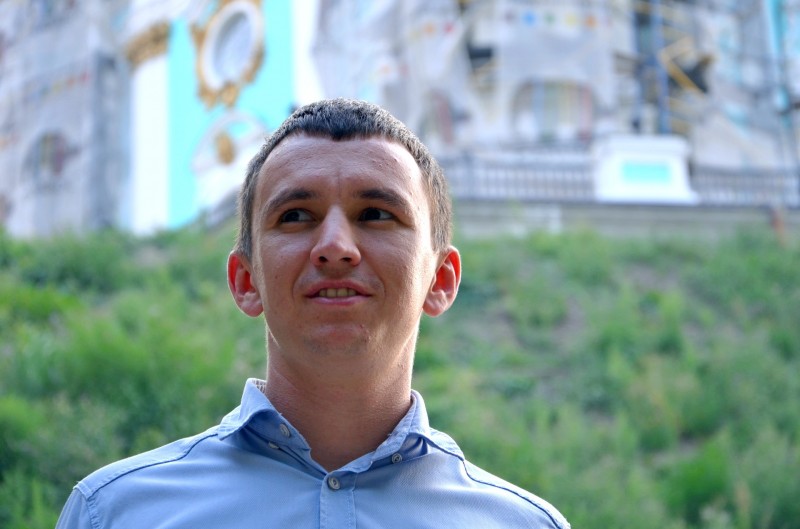 Сын помогает бывшей девушке. Поступает неразумно, или «как настоящий мужчина»? Сын помогает бывшей девушке. Поступает неразумно, или «как настоящий мужчина»?