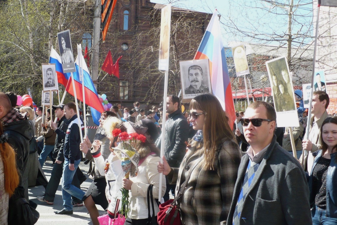 Бессмертный полк: Сталин, Берия и Николай II Бессмертный полк: Сталин, Берия и Николай II