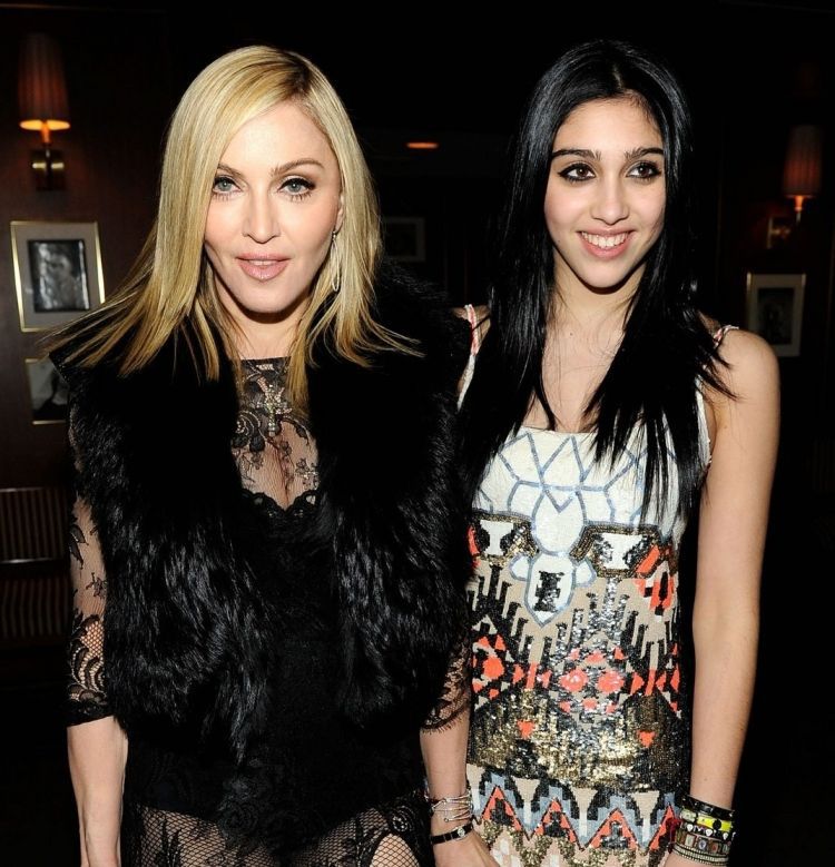 мама, дочка, похожи