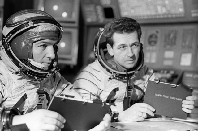 «Союз» без номера. В 1975 году советские космонавты выжили, упав из космоса «Союз» без номера. В 1975 году советские космонавты выжили, упав из космоса