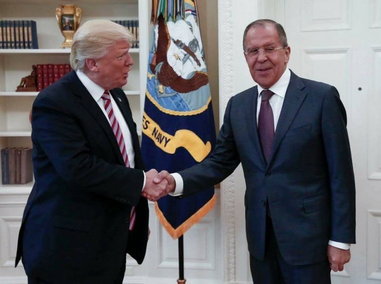 Трамп предал Украину. Он заявил России, что его не интересует… Трамп предал Украину. Он заявил России, что его не интересует…