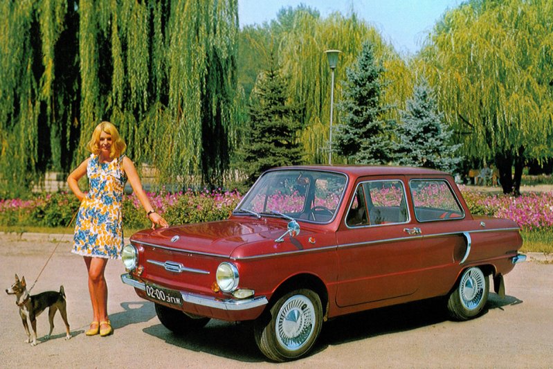 «Ушастый» или «Чебурашка», как он был прозван в народе за воздуховоды в задней части, пришел на замену модели ЗАЗ-966 и производился с 1971 по 1979 годы. Экспортировался под брендом Yalta. заднемоторная компоновка, седан