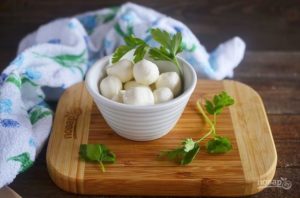 Моцарелла домашняя Простой рецепт. Итальянский салат с моцареллой