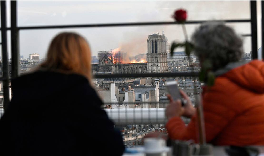 Notre-Dame de Paris - как знамение... Бог отвернулся от вас