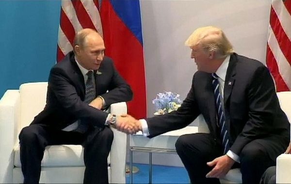 Трамп объяснил звонок Путину желанием наладить отношения с Россией