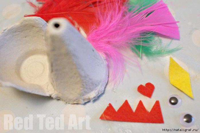 4045361_EggCartonHens (700x466, 107Kb)