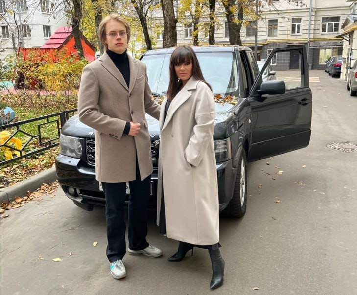 Заместитель мэра Яна Кудинова с сыном. Фото: Соцсети.