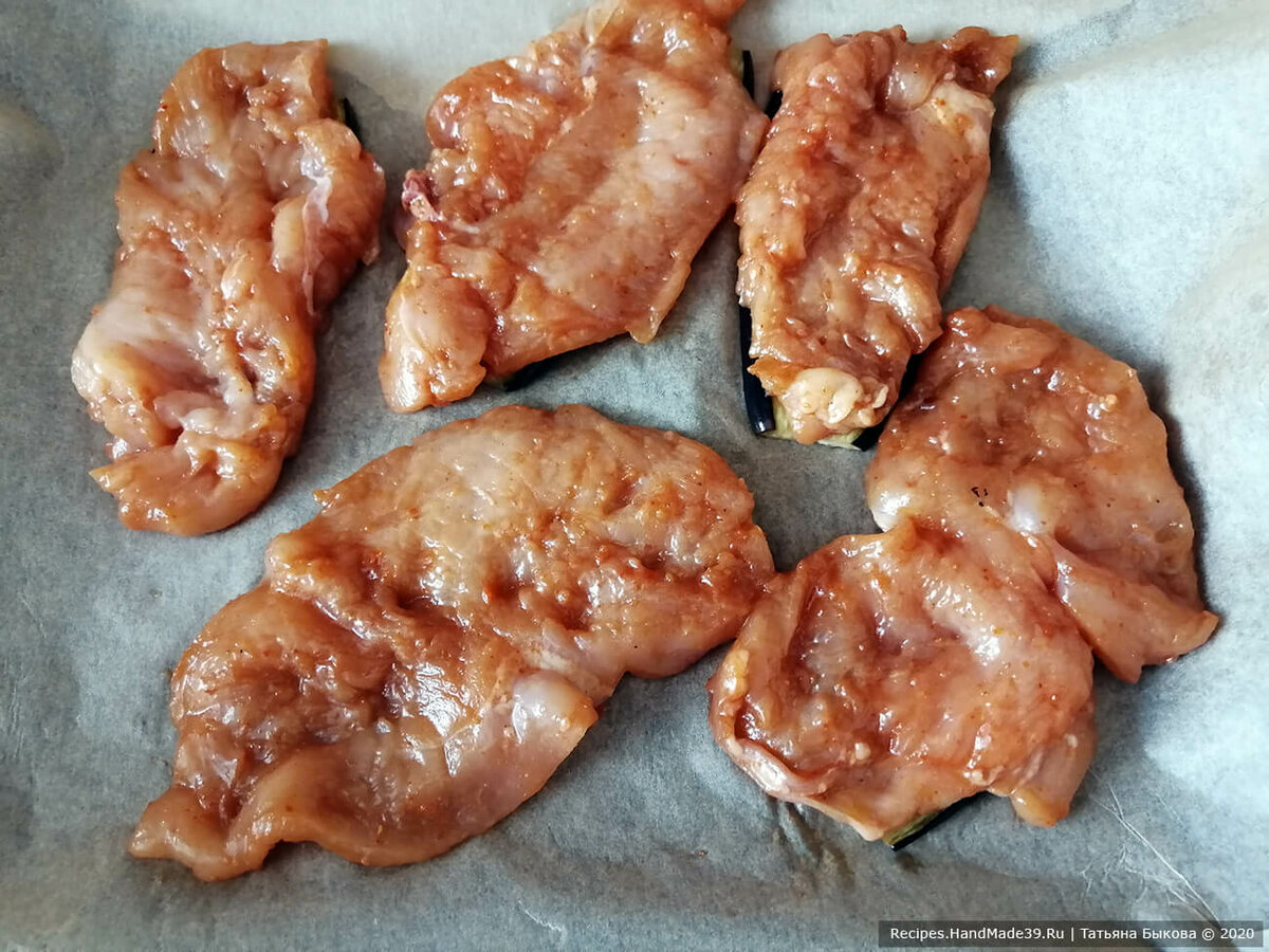 Куриные шашлычки с баклажанами, запечённые в духовке