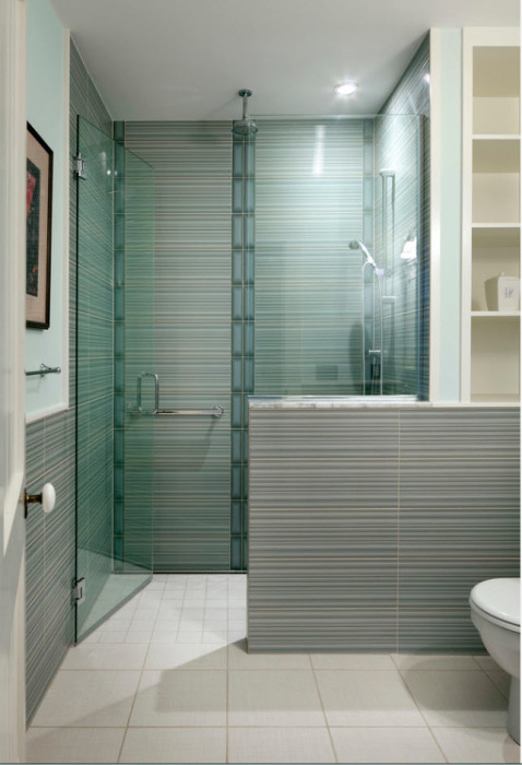 Современные стилистические мотивы и строгая классика в интерьер ванной комнаты. 