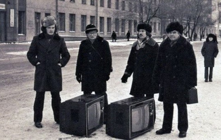 25 вещей из советского детства, непонятных современным детям... А Вы помните это время? 25 вещей из советского детства, непонятных современным детям... А Вы помните это время?
