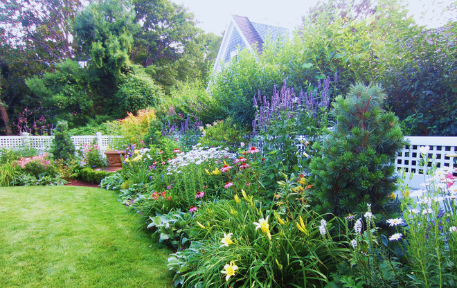 Классический Сад by Maria Hickey & Associates Landscapes