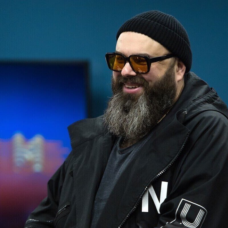 Максим Фадеев показал себя похудевшим на сто кило Максим Фадеев показал себя похудевшим на сто кило
(8 фото)
