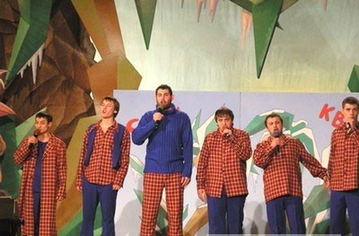 Вот как выглядели известные КВНщики в молодости! Снимки, о которых они мечтают забыть. Вот как выглядели известные КВНщики в молодости! Снимки, о которых они мечтают забыть.