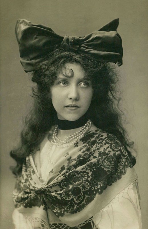 Самые красивые девушки мира на открытках 1900-х годов