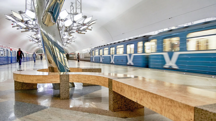 Движение на Большой кольцевой линии метро в Москве восстановлено