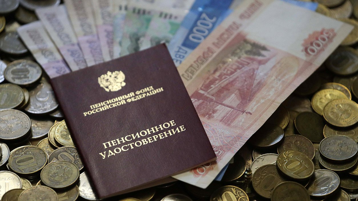 С августа вырастут пенсии у работающих пенсионеров