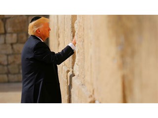 Трамп повел свой народ в Иерусалим Трамп повел свой народ в Иерусалим