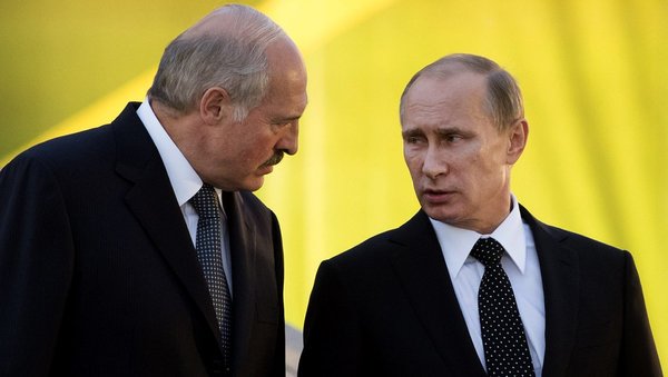 Путин красиво ответил Лукашенко, на претензии "об удушении Россией белорусской экономики" Путин красиво ответил Лукашенко, на претензии "об удушении Россией белорусской экономики"