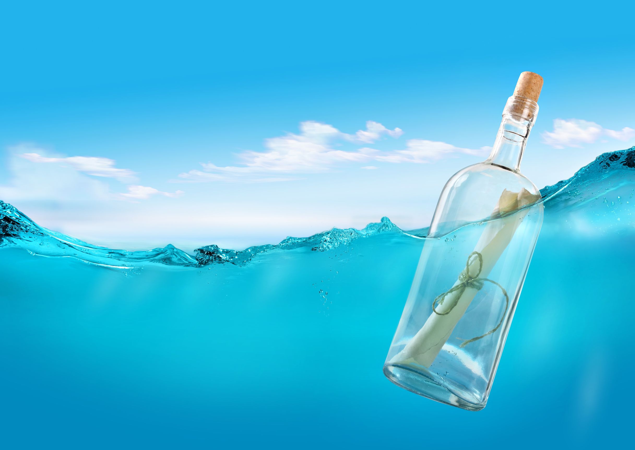 Американский школьник запустил в океан бутылку с запиской и получил ответ спустя 9 лет