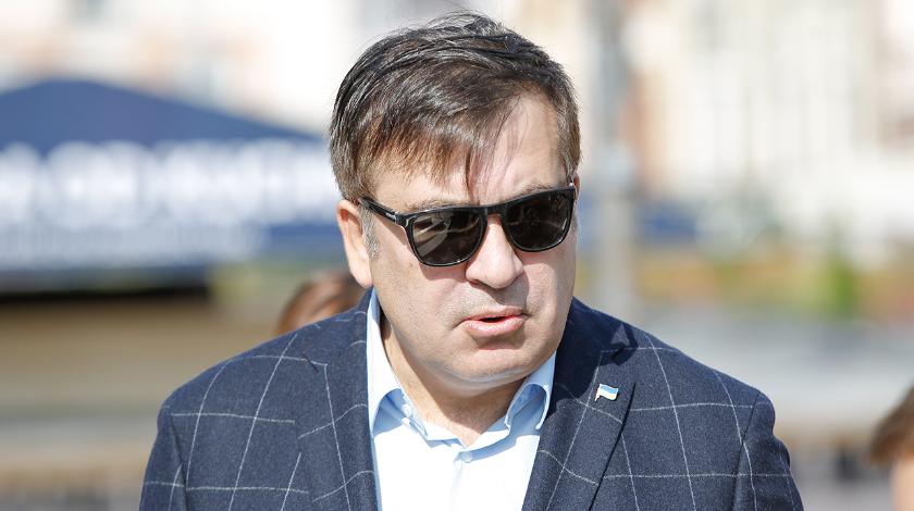 Саакашвили призвали подчиниться властям Саакашвили призвали подчиниться властям