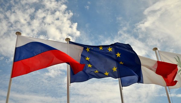 Флаги России, ЕС, Франции
