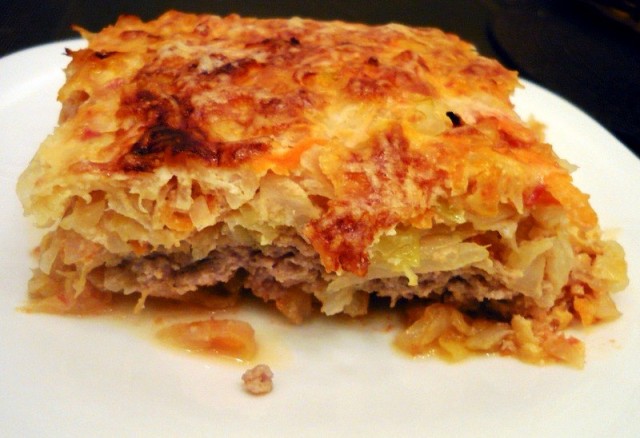 Самая сытная из всех запеканок – это капустная запеканка с фаршем