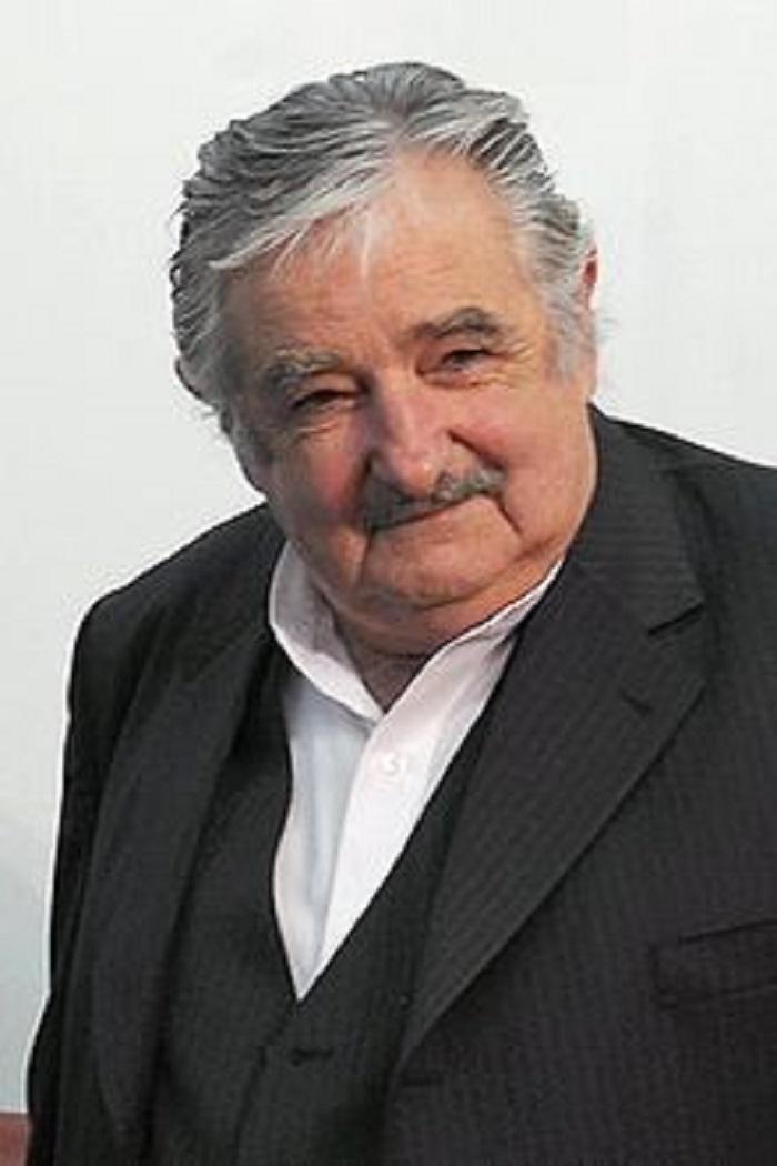 Нет, это не обычный фермер. Это беднейший президент в мире! Нет, это не обычный фермер. Это беднейший президент в мире!