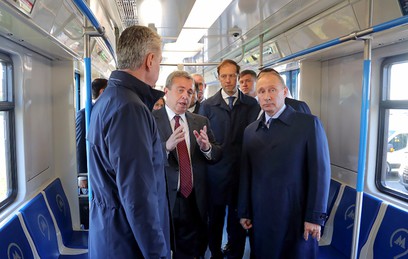 Собянин показал Путину новые образцы транспорта