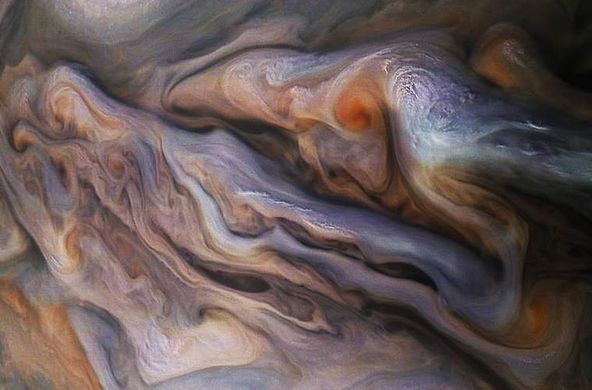 Джуно прислал новые фотографии шторма на Юпитере