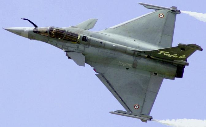 На фото: французский многоцелевой истребитель Rafale