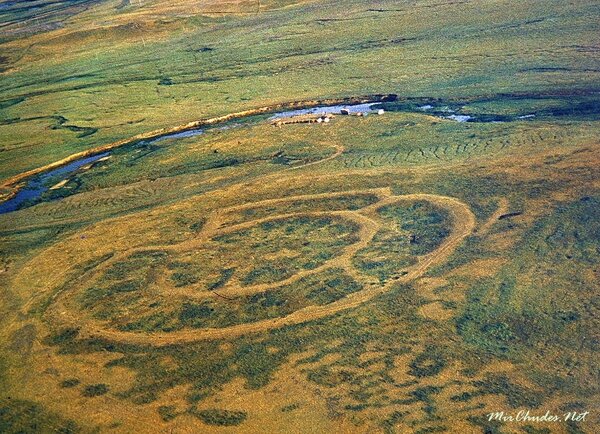 Фото с http://mirchudes.net/geography/1477-arkaim.html