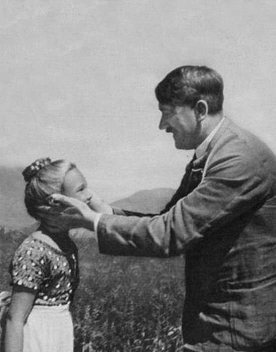 Бернели Нинау - любимая еврейская девочка Адольфа Гитлера Бернели Нинау - любимая еврейская девочка Адольфа Гитлера