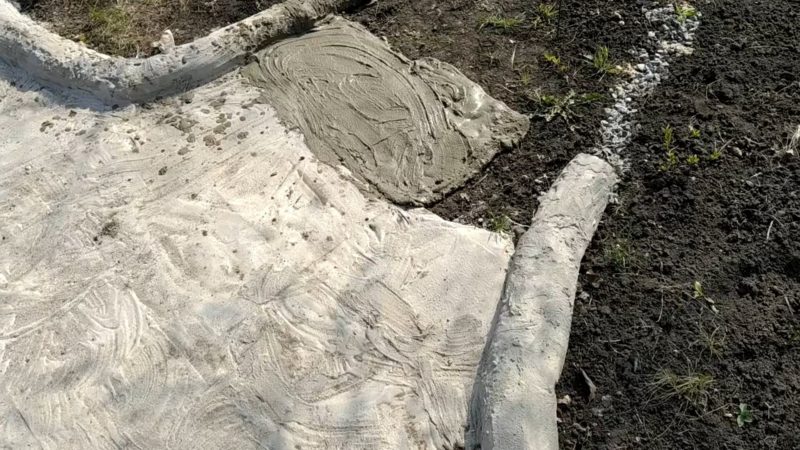 Крутые садовые дорожки буквально из мусора