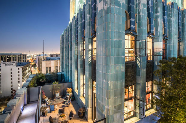 Модная квартира Джонни Деппа в Лос-Анджелессе за 2,5 млн. долларов
