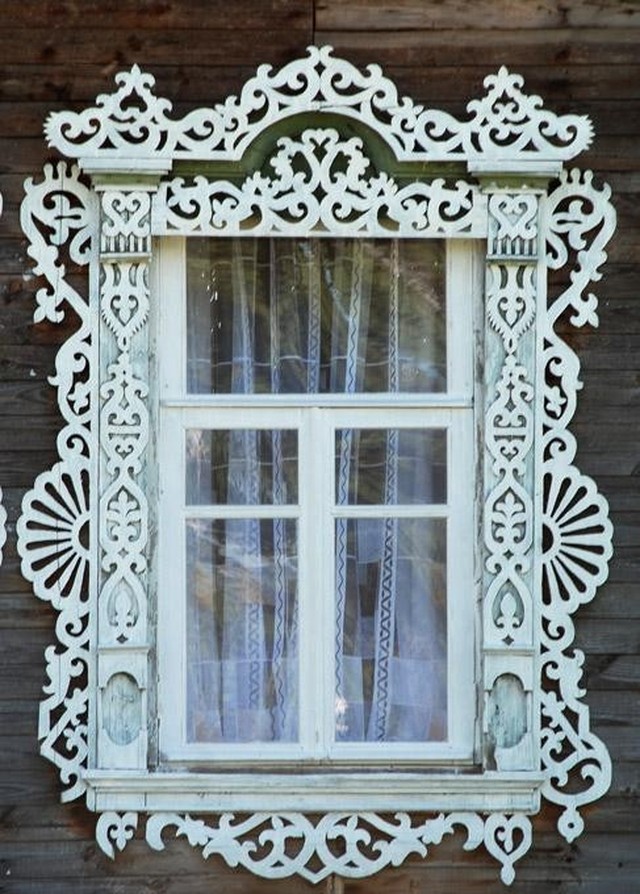 О чем рассказывают оконные наличники русских домов: символизм в деревянном зодчестве