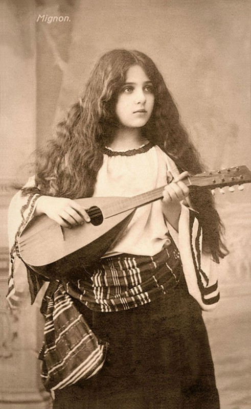 Самые красивые девушки мира на открытках 1900-х годов