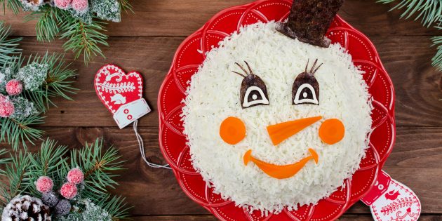 Новогодний салат «Снеговик» с курицей и шампиньонами: простой рецепт