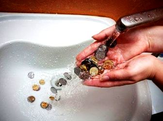 Как меньше платить за воду: 10 эффективных советов