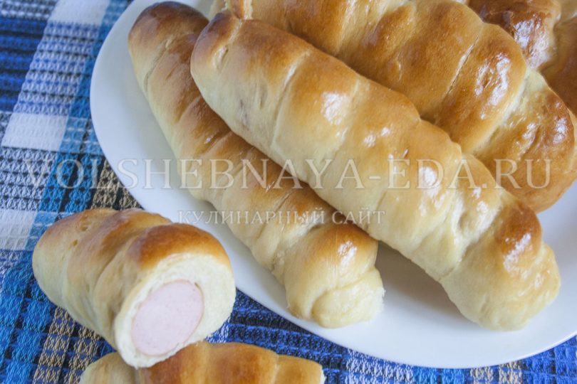 Сосиски в дрожжевом тесте в духовке