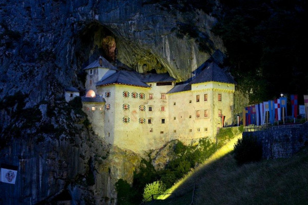 Предъямский замок, Словения. Замки с привидениями (Европа), которые заставят дрожать даже смельчаков