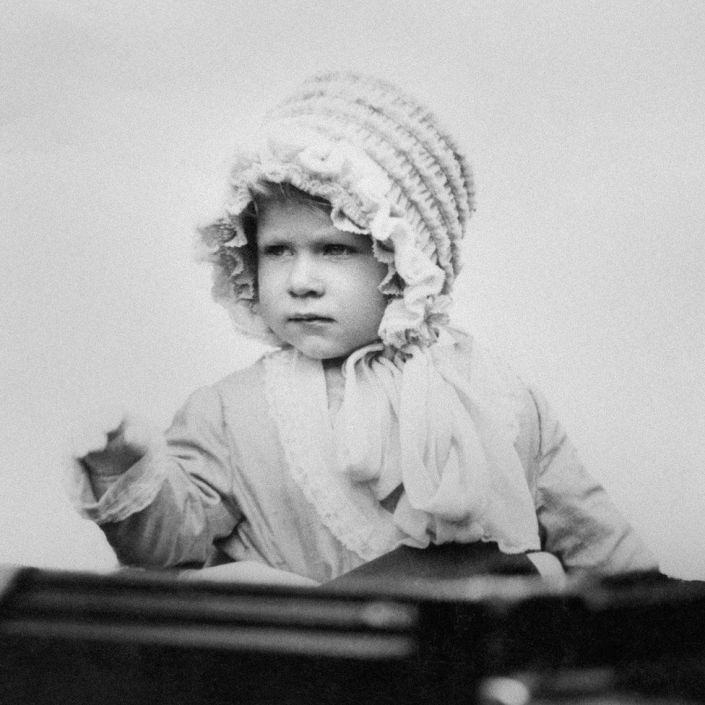 12 прекрасных детских фотографий королевы Елизаветы II 12 прекрасных детских фотографий королевы Елизаветы II