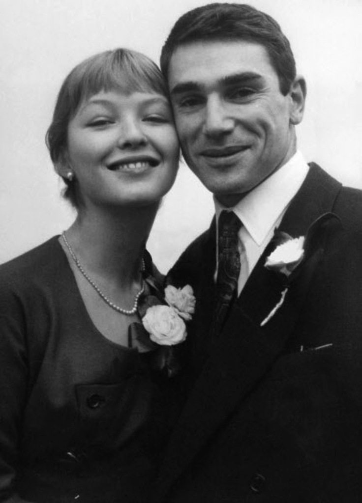 Marina Vlady et Robert Hossein le jour de leur mariage le 23 decembre 1955  -- Marina Vlady and Robert Hossein on their wedding day december 23, 1955