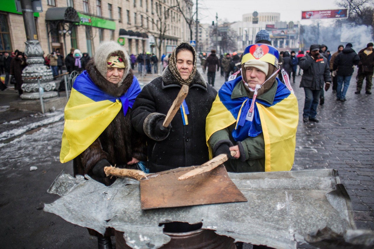 История одной маленькой русско-украинской семьи, которую навсегда изменила большая политика. История одной маленькой русско-украинской семьи, которую навсегда изменила большая политика.