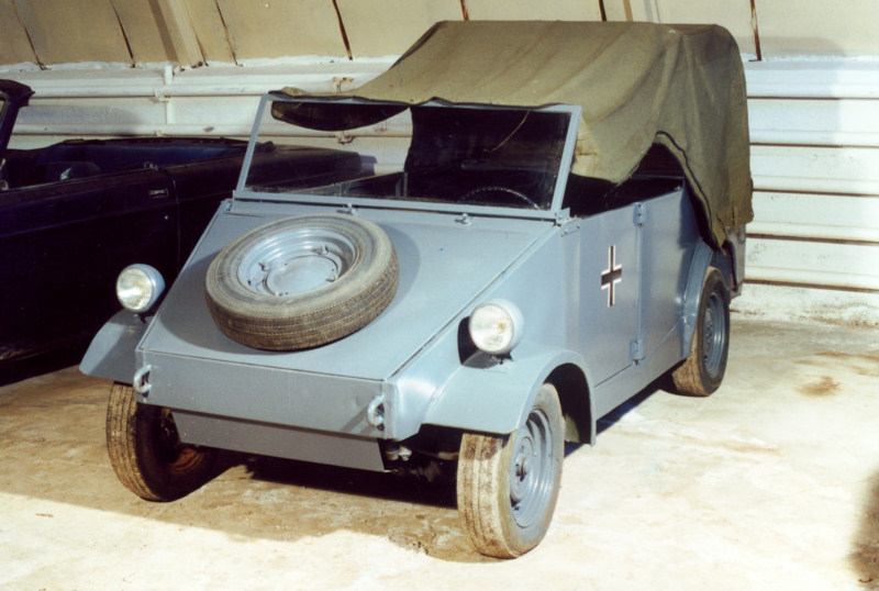 Автомобиль повышенной проходимости Volkswagen Тур 82 (Kübelwagen) (1939), Германия.jpg