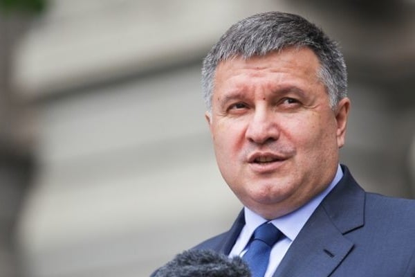 Аваков уже видит как он будет восстанавливать порядок на захваченном Донбассе Аваков уже видит как он будет восстанавливать порядок на захваченном Донбассе