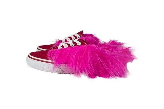 Очень странный тренд, подхваченный Vans и их моделью Princetown Loafur Очень странный тренд, подхваченный Vans и их моделью Princetown Loafur