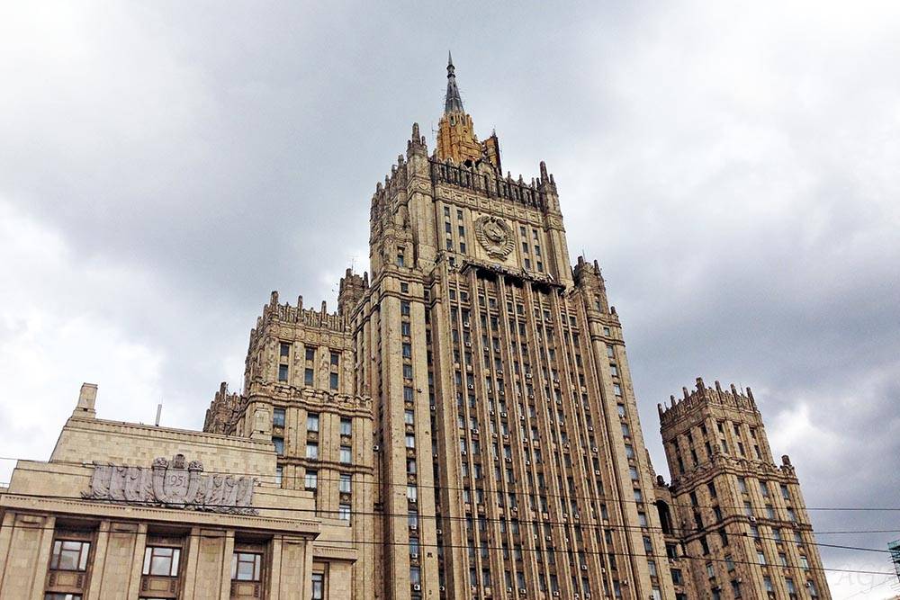 Господа дипломаты, не хватит ли «темнить»? Господа дипломаты, не хватит ли «темнить»?