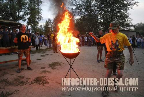От Карпат до Харькова Украина покрылась сетью неонацистских лагерей От Карпат до Харькова Украина покрылась сетью неонацистских лагерей