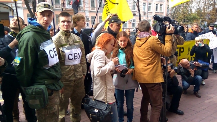 Киевские хунвейбины начали охоту за гражданами России Киевские хунвейбины начали охоту за гражданами России